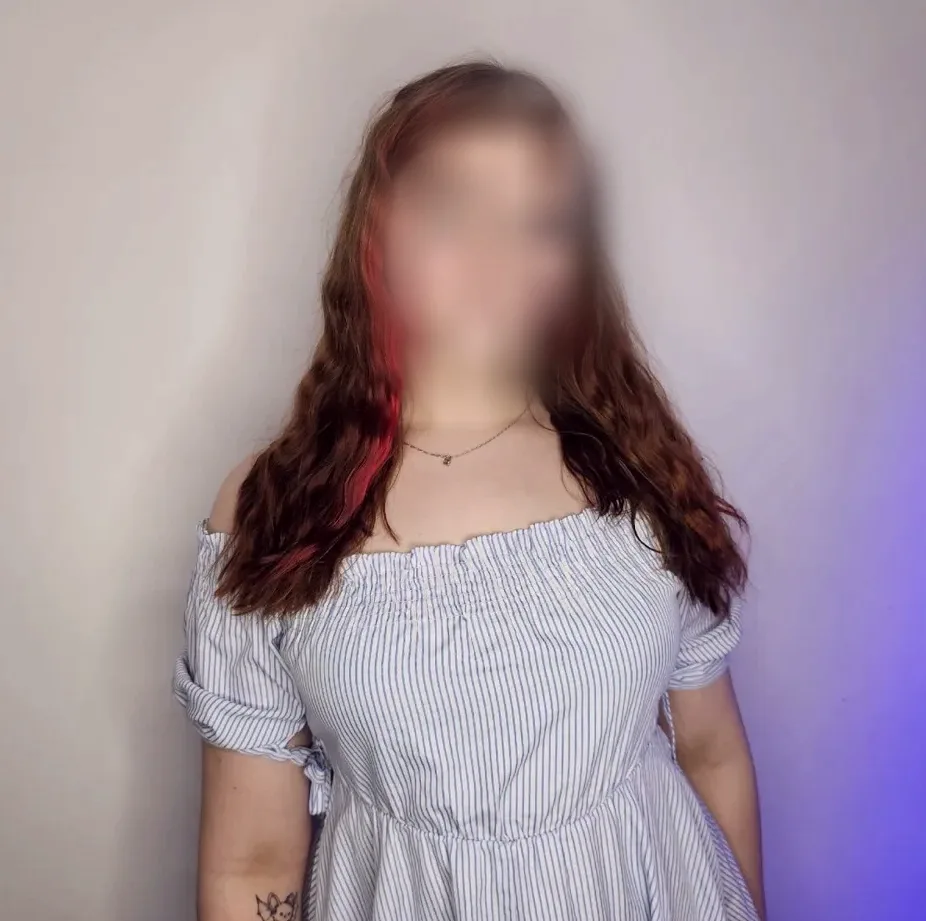 Elena, 21