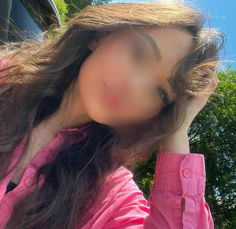 Ivona, 25