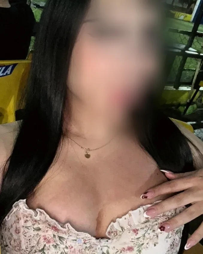 Julia, 22