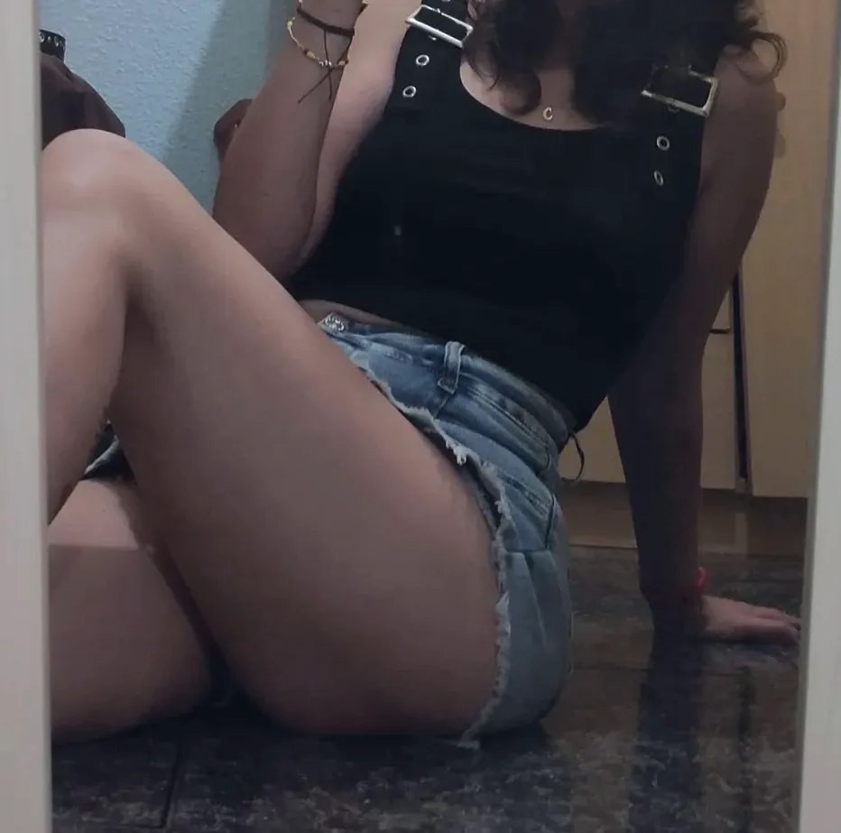 Karin, 32