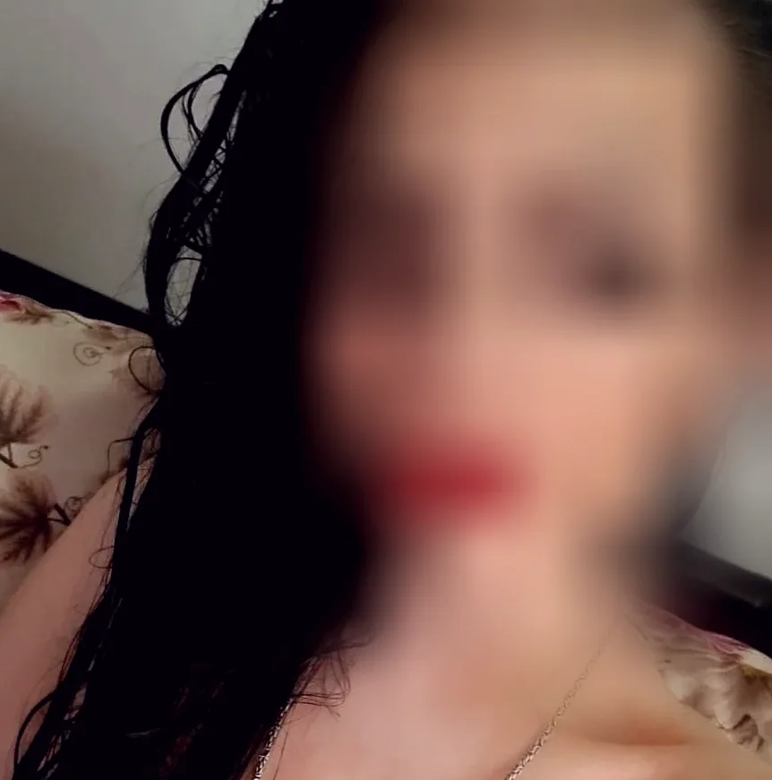 Sina, 33