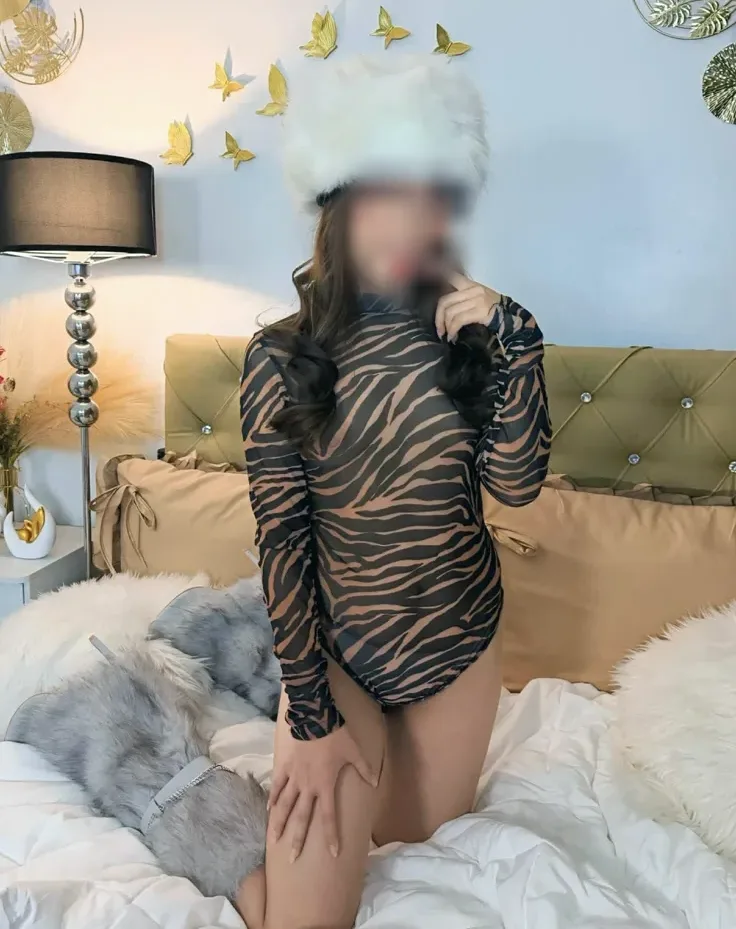 Sophie, 26